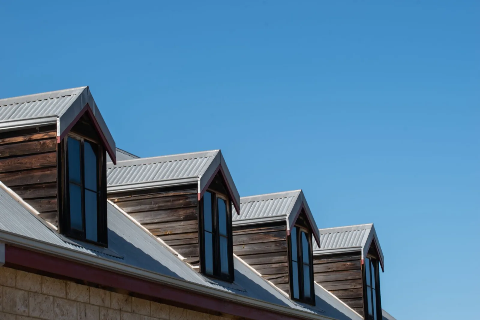 Residential roof replacement cost by home size