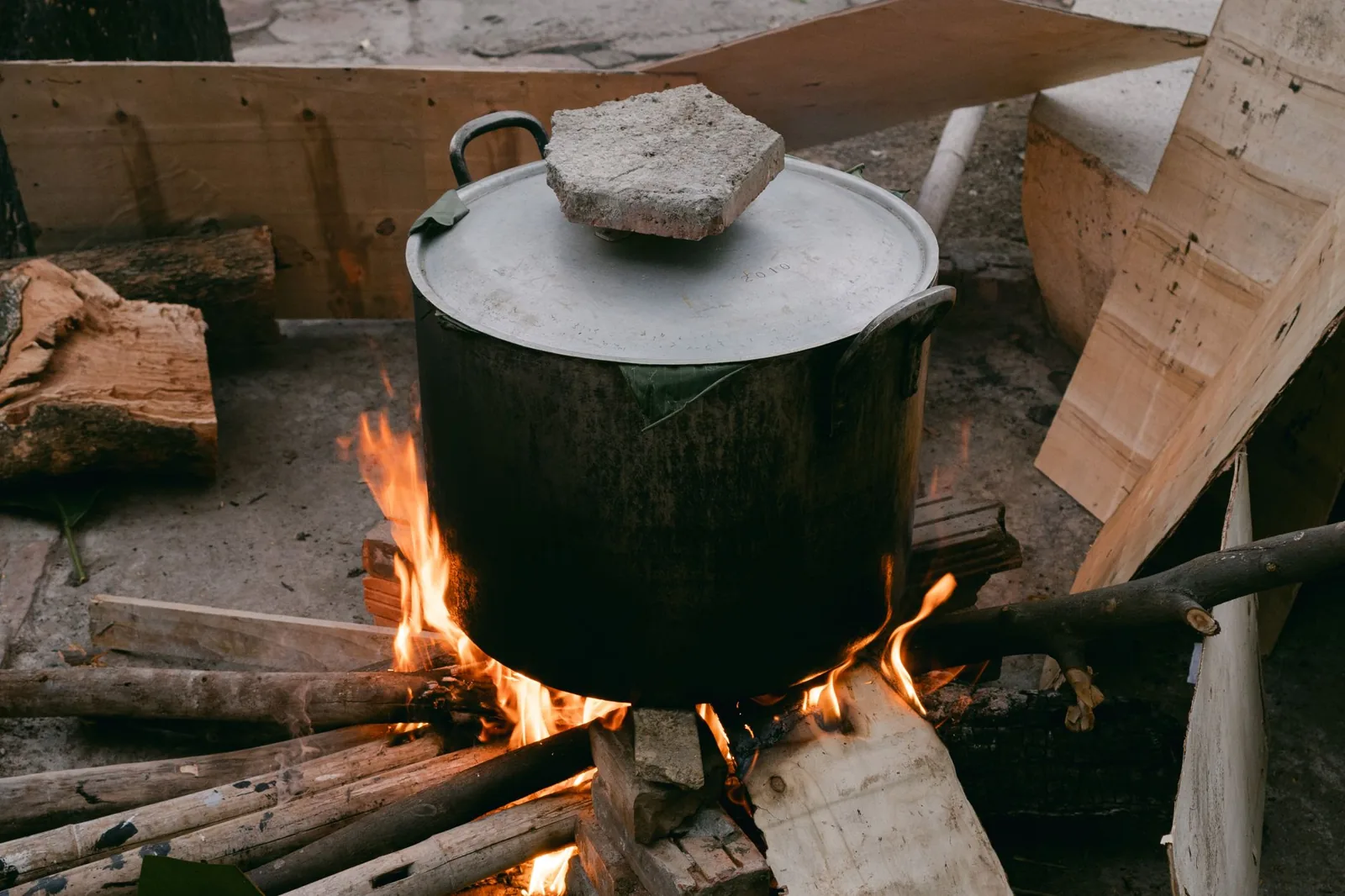 outdoor kitchen cost by countertop material
