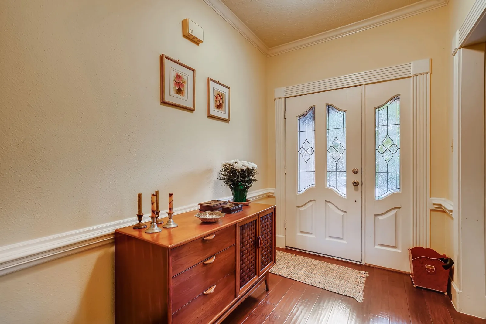 front door replacement cost by material and labor
