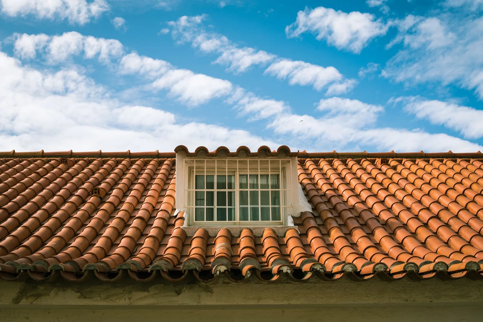 asphalt shingle roof lifespan depends on decades of weather exposure