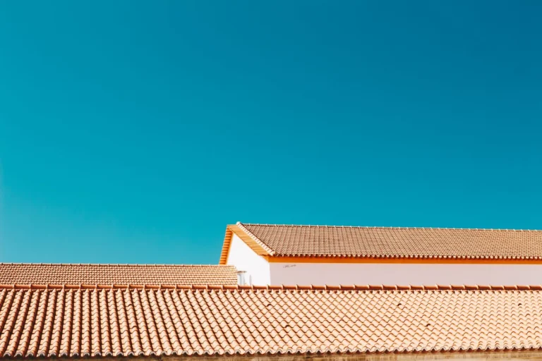 How Long Does a Roof Last? Lifespan by Material and Climate