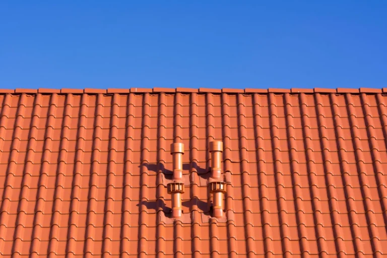 Metal Roof vs Shingles Cost: What Homeowners Actually Pay in 2025